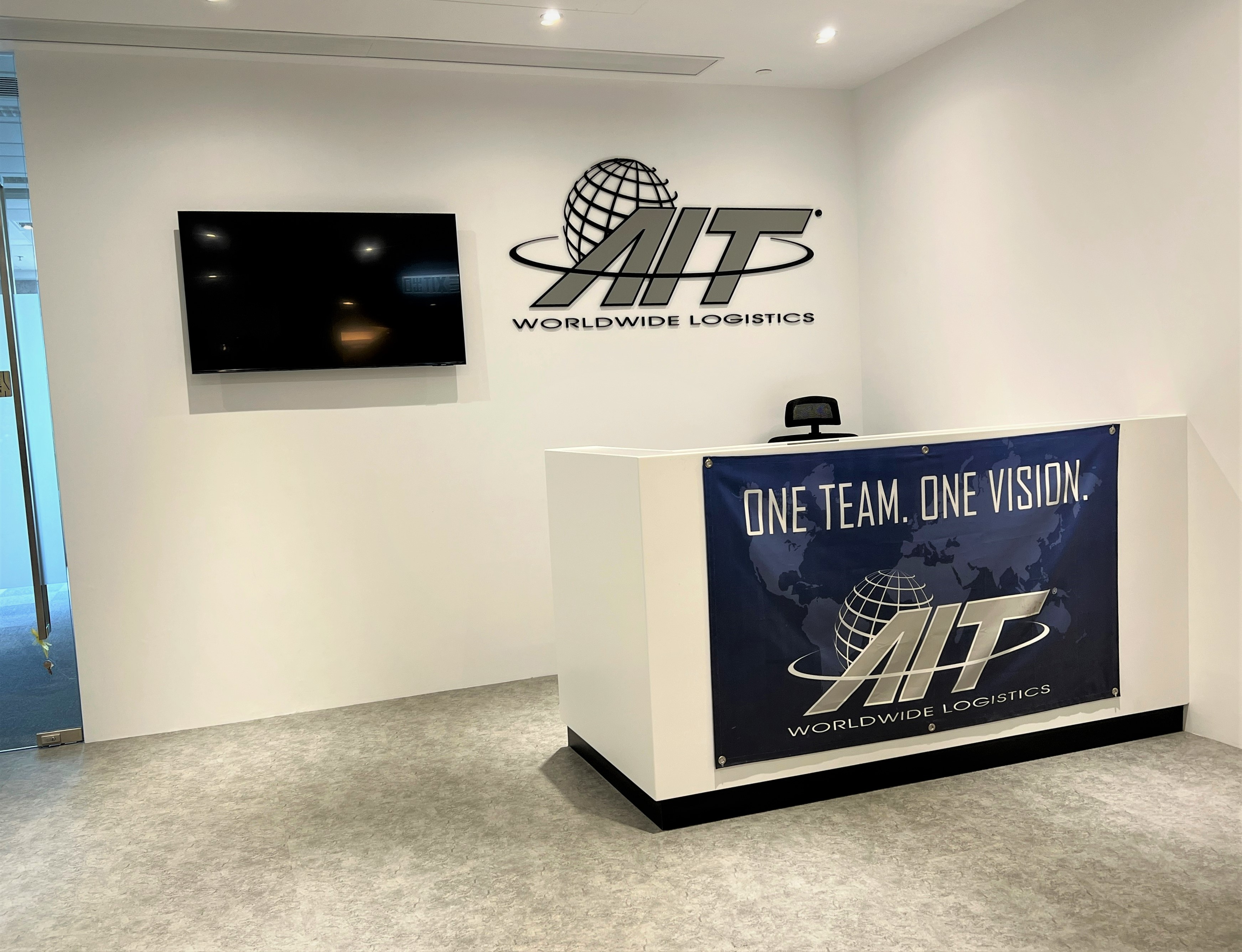 Images AIT Worldwide Logistics
