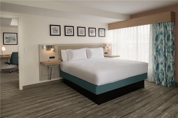 Images Hilton Garden Inn Tacoma Downtown