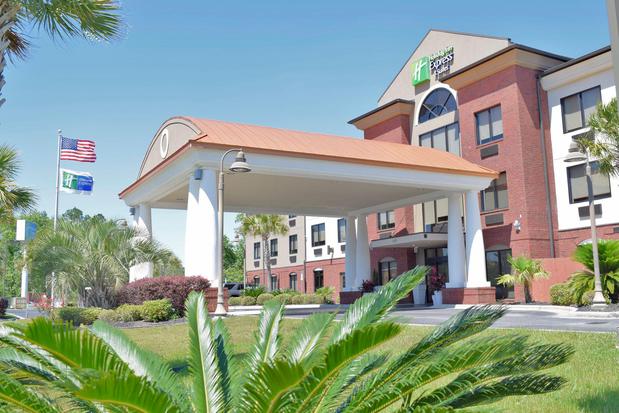 Images Holiday Inn Express & Suites Pensacola W I-10 by IHG