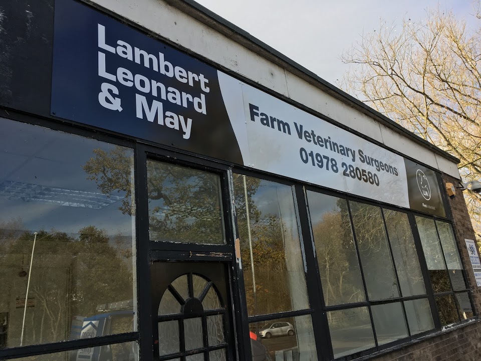 Images LLM Farm Vets, Wrexham