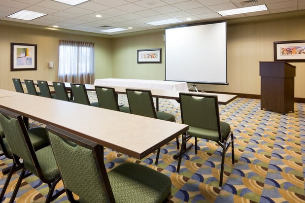 Images Holiday Inn Express & Suites Madison-Verona by IHG