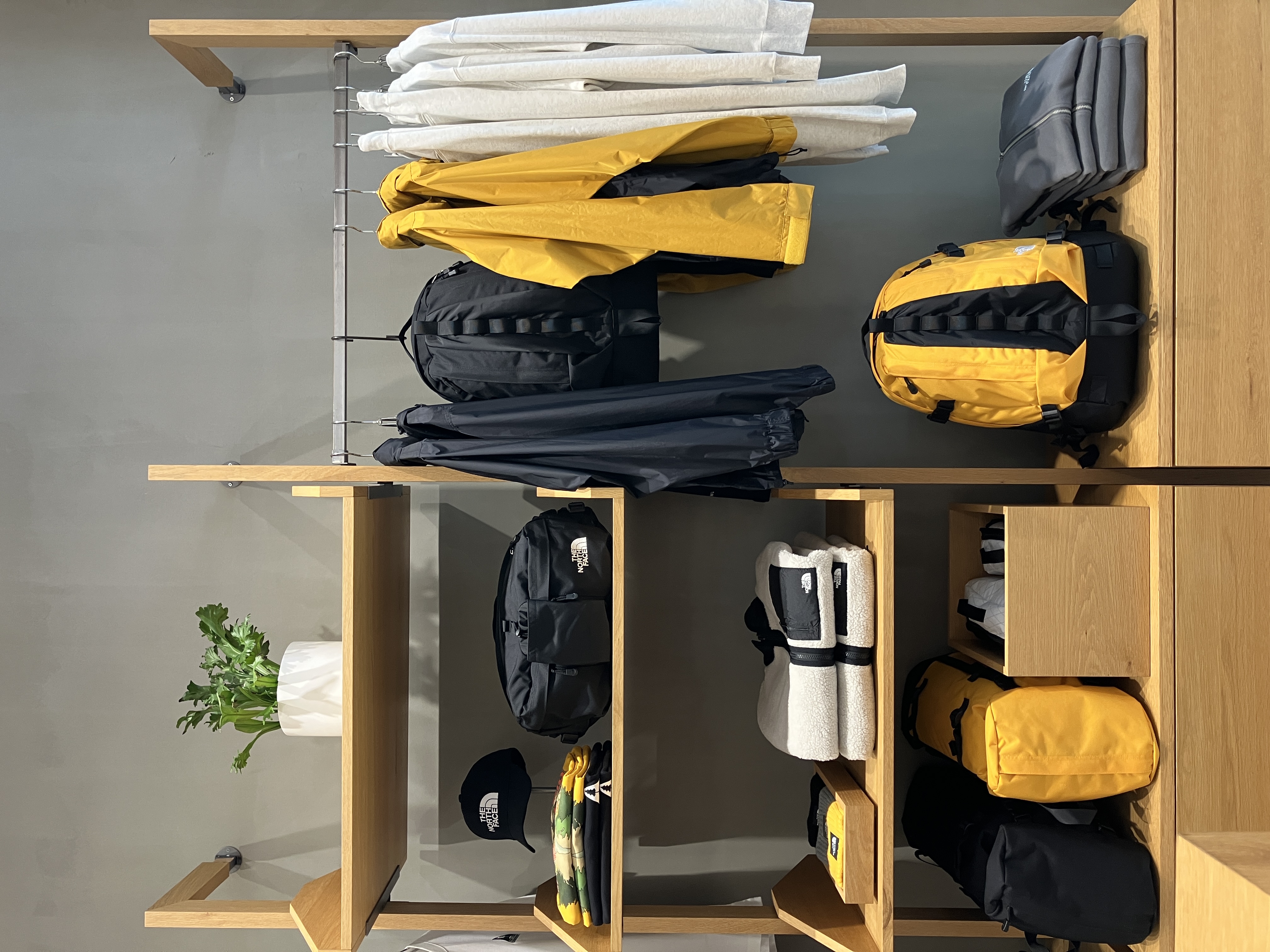 Images THE NORTH FACE/HELLY HANSEN (ザ・ノース・フェイス / ヘリーハンセン) 神戸