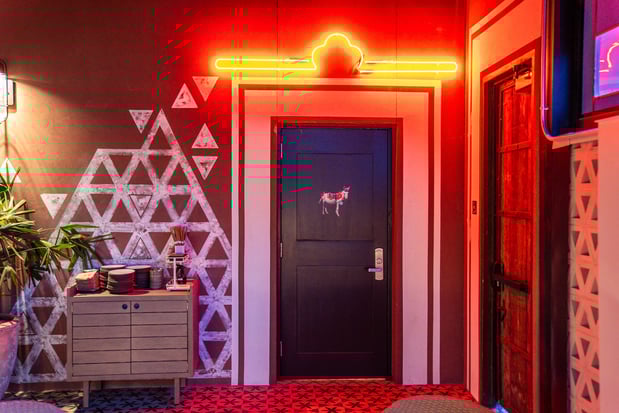 Images Ghost Donkey -  Dallas