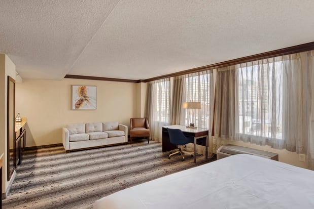 Images Crowne Plaza Harrisburg-Hershey by IHG