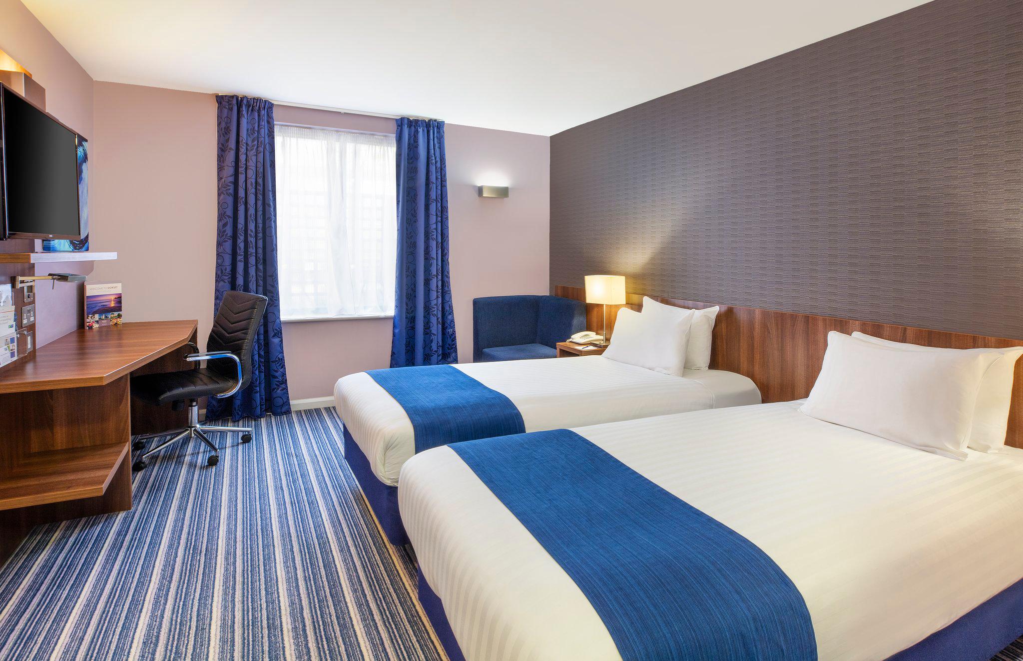 Holiday Inn Express Poole, an IHG Hotel Poole 01202 649222