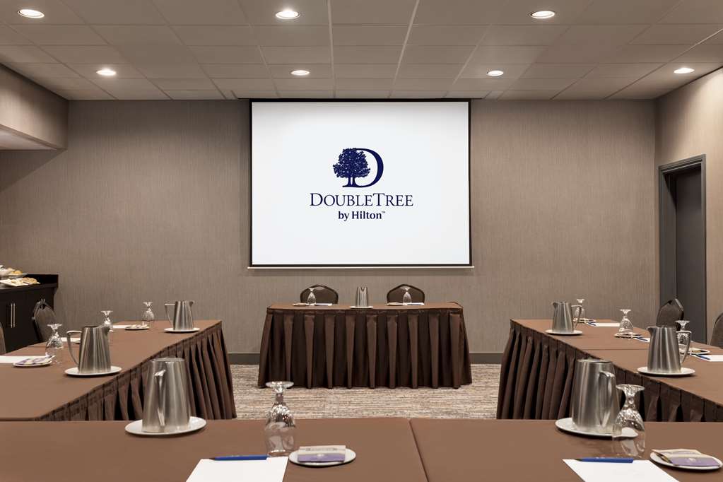 Images DoubleTree by Hilton Pointe Claire Montreal Airport West