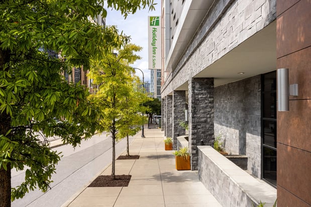 Images Holiday Inn & Suites Nashville Downtown - Broadway by IHG