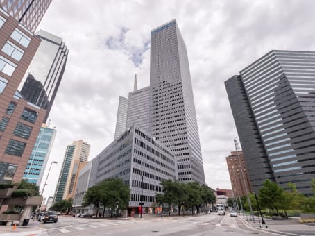 Regus - Texas, Dallas - Downtown Republic Center Photo