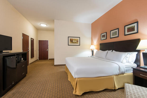 Images Holiday Inn Express & Suites Lafayette East, an IHG Hotel