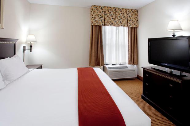 Images Holiday Inn Express & Suites Lexington-Hwy 378, an IHG Hotel