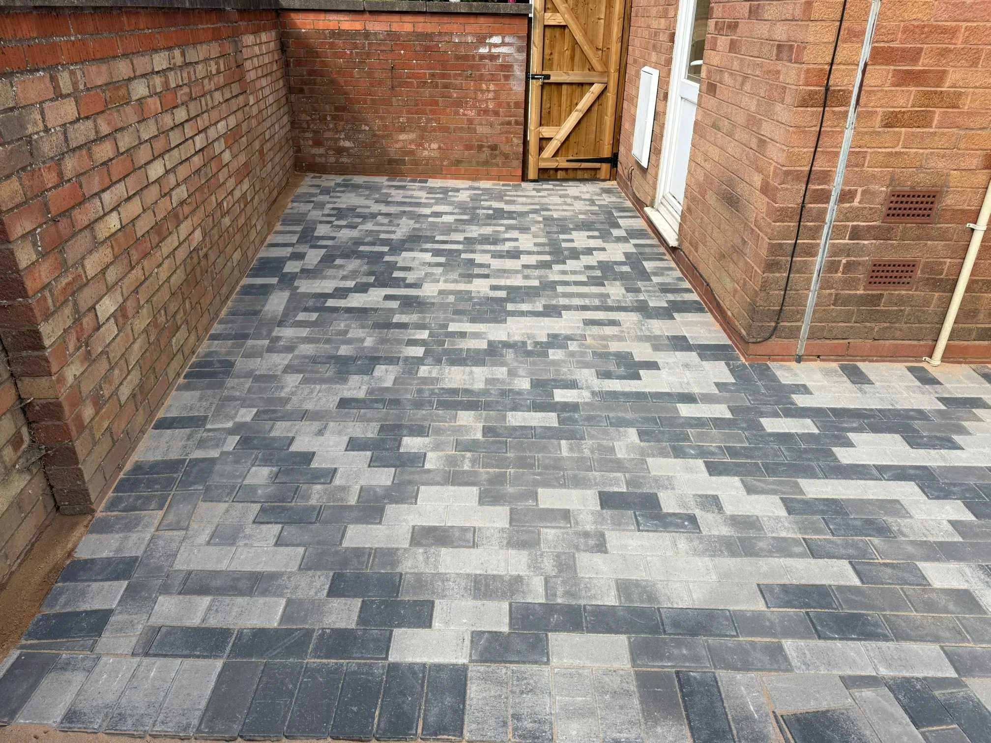 Images Dickens Heath Paving
