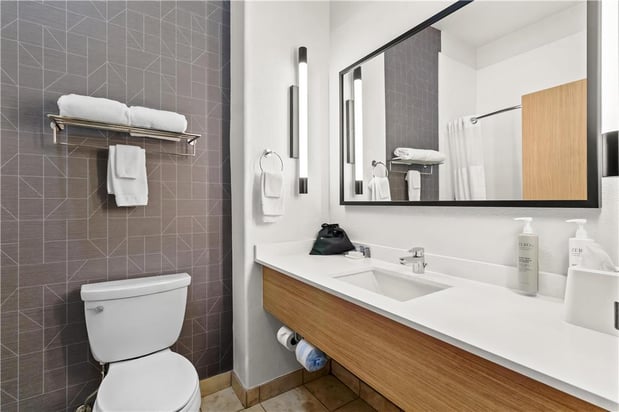 Images Spark by Hilton Houston Hobby Airport