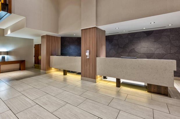 Images Crowne Plaza Dulles Airport by IHG