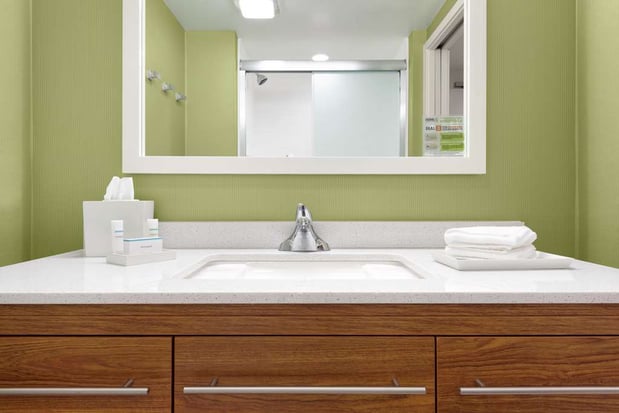 Images Home2 Suites by Hilton Milwaukee Airport