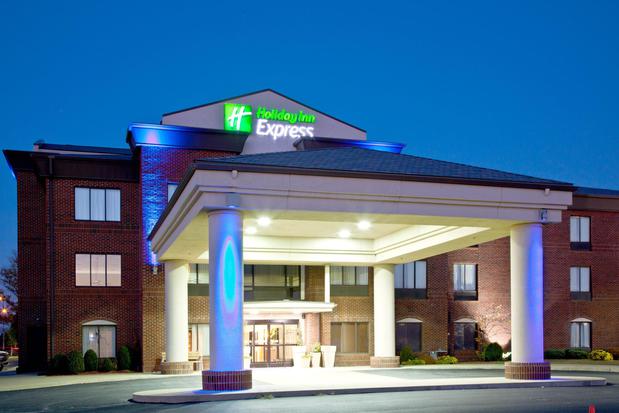 Images Holiday Inn Express & Suites Shelbyville by IHG