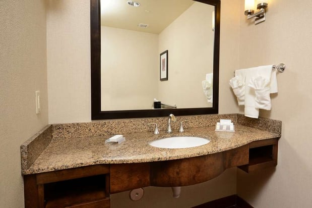 Images Hilton Garden Inn Greensboro Airport