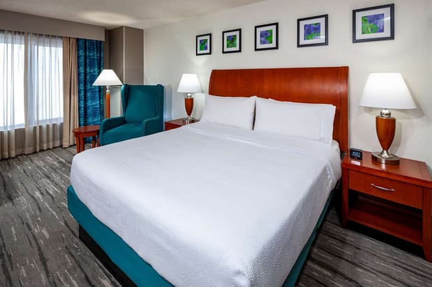Images Hilton Garden Inn Chicago OHare Airport