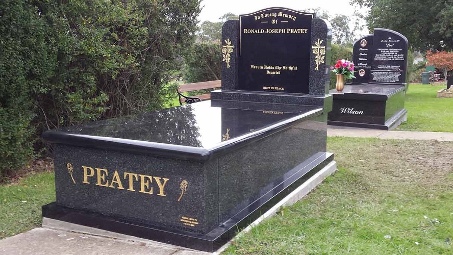 Images Keenan Memorials