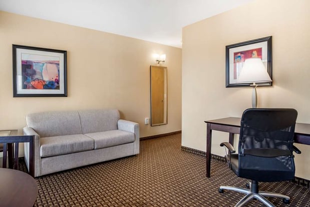Images Best Western Plus Philadelphia Airport South at Widener University