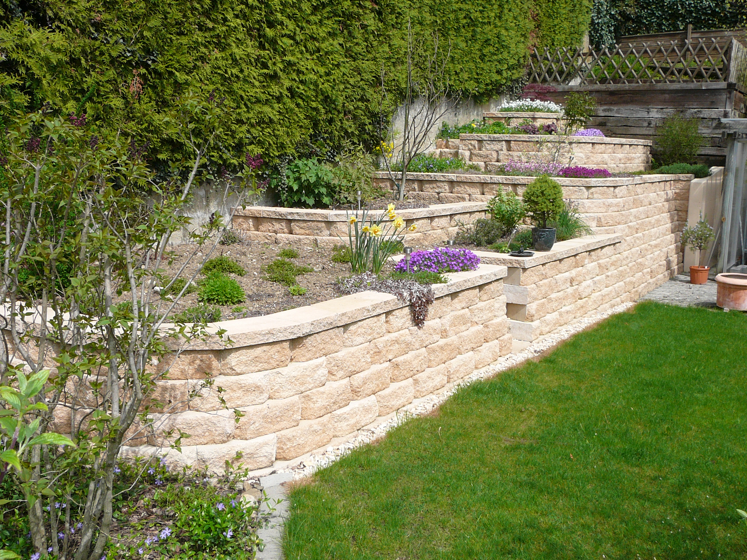 Maurer Gartenbau Inh. Peter Jenni, Alpenweg 8 in Grosshöchstetten