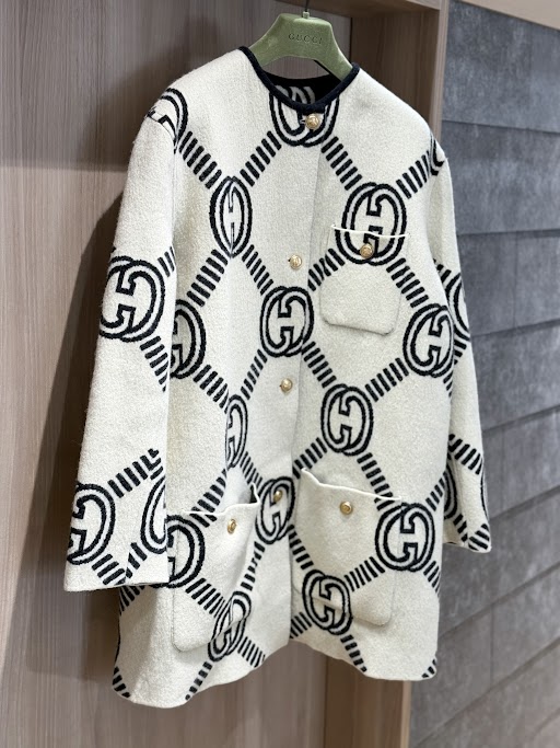 Images KOMEHYO（コメ兵）買取センターThe Kitahama PLAZA