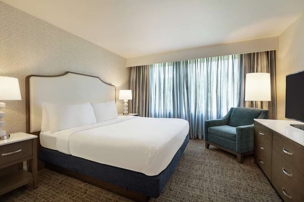Images Embassy Suites by Hilton Philadelphia Valley Forge