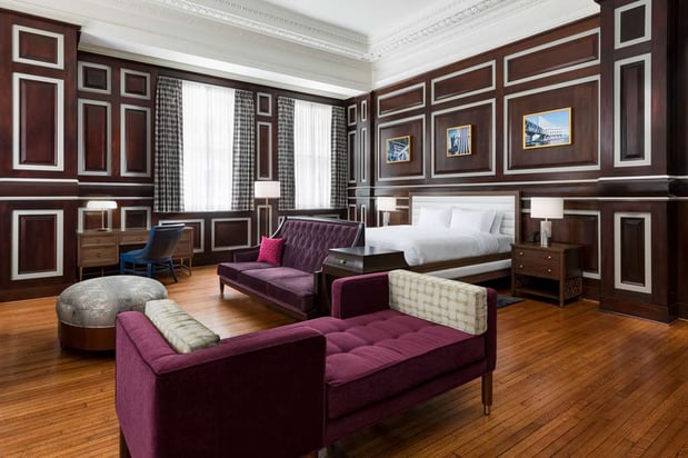 Images Hampton Inn & Suites Baltimore Inner Harbor