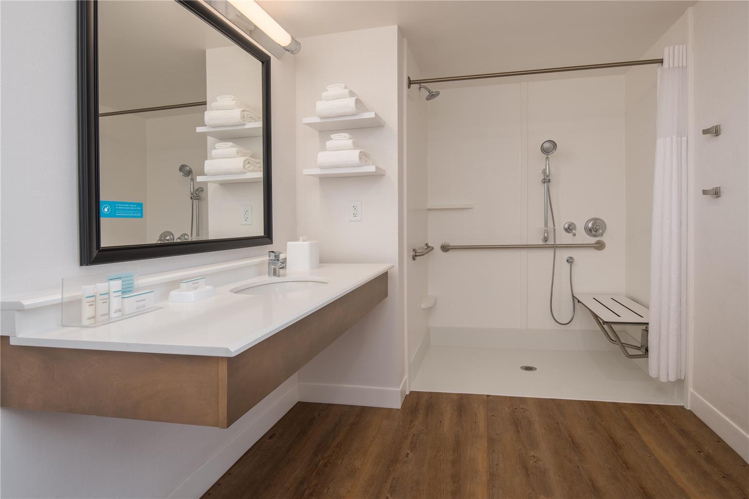 Guest room bath