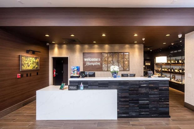 Images Hampton Inn & Suites Dobson