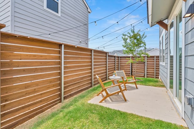 Images Yardhomes Trailside