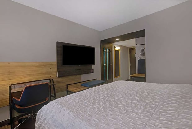 Images Tru by Hilton Knoxville West Turkey Creek