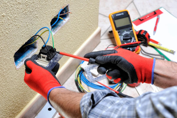 Groves Electric Logo