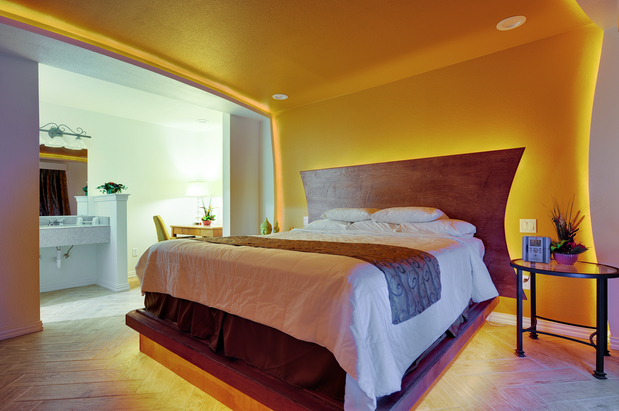 Images Romantic Inn & Suites
