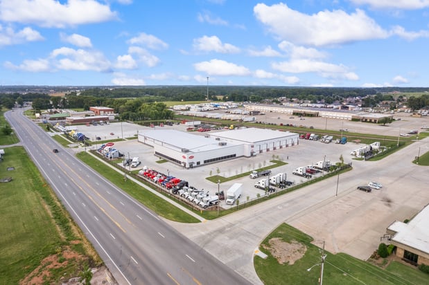 Images TLG Peterbilt - NW Arkansas