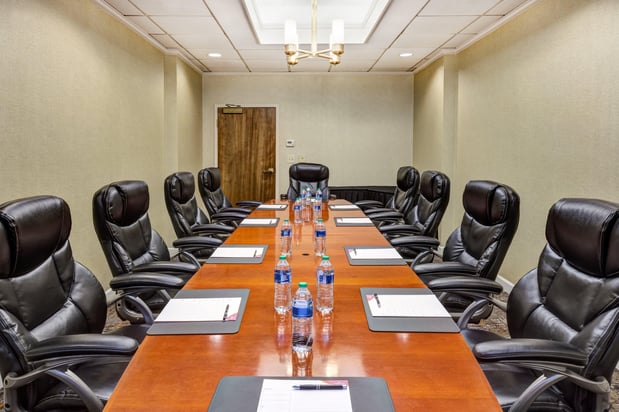 Images Crowne Plaza Dulles Airport by IHG