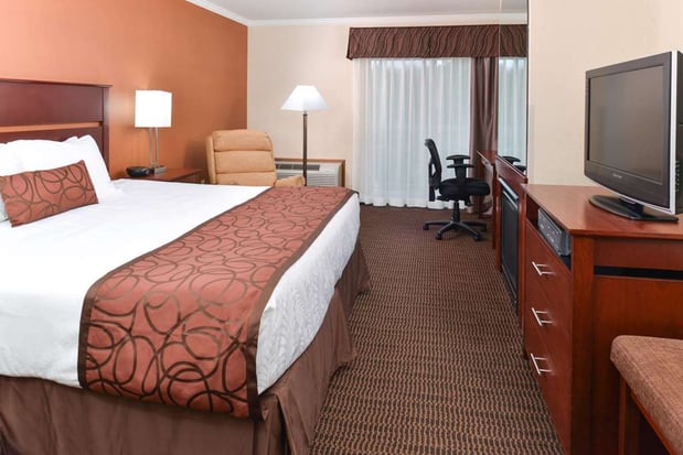 Images Best Western Plus Landmark Inn