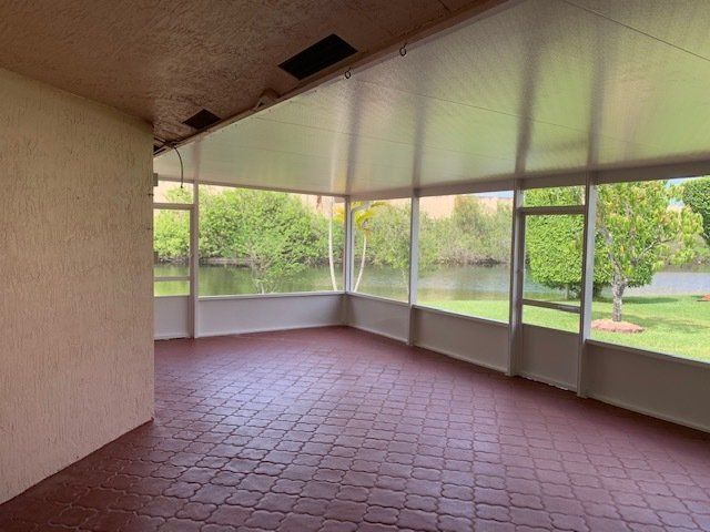 R & D Aluminum in Hollywood, FL sells and installs amazing aluminum roof systems and patio covers. Call 954-922-7294.