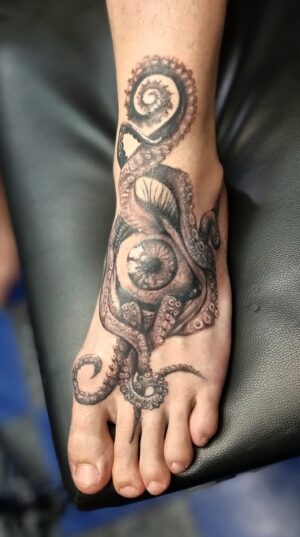 BLOODY BLUE TATTOO - tetovací studio Praha 3