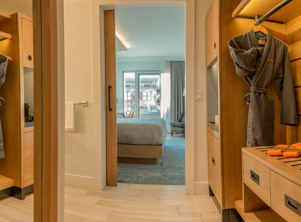 Guest room