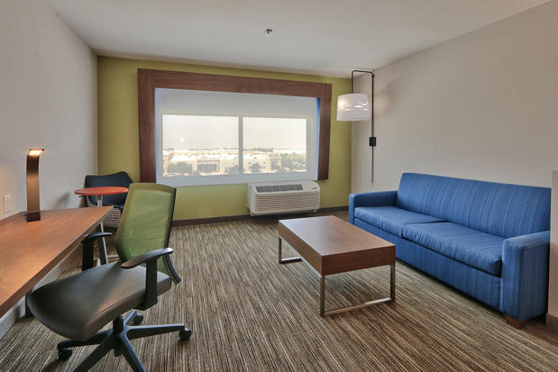 Images Holiday Inn Express & Suites Albuquerque East by IHG