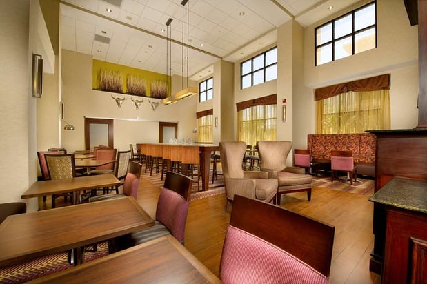 Images Hampton Inn & Suites San Antonio-Airport