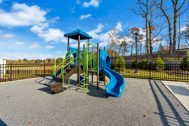 Images Glen Oaks Apartments