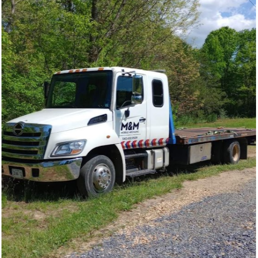 M&M Mobile Mechanic Service and Towing Logo