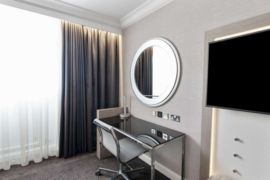 Standard Room Radisson Blu Hotel, Leeds City Centre Leeds 01132 366000