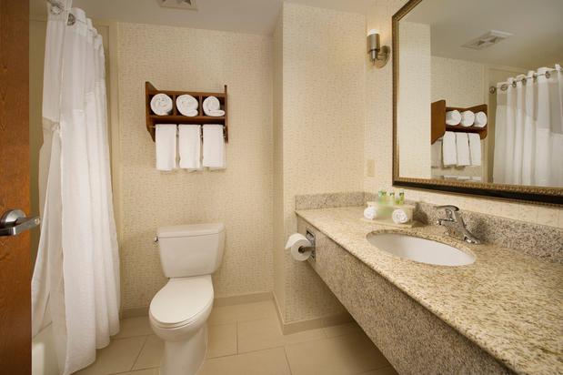 Images Holiday Inn Express & Suites Columbia East - Elkridge by IHG