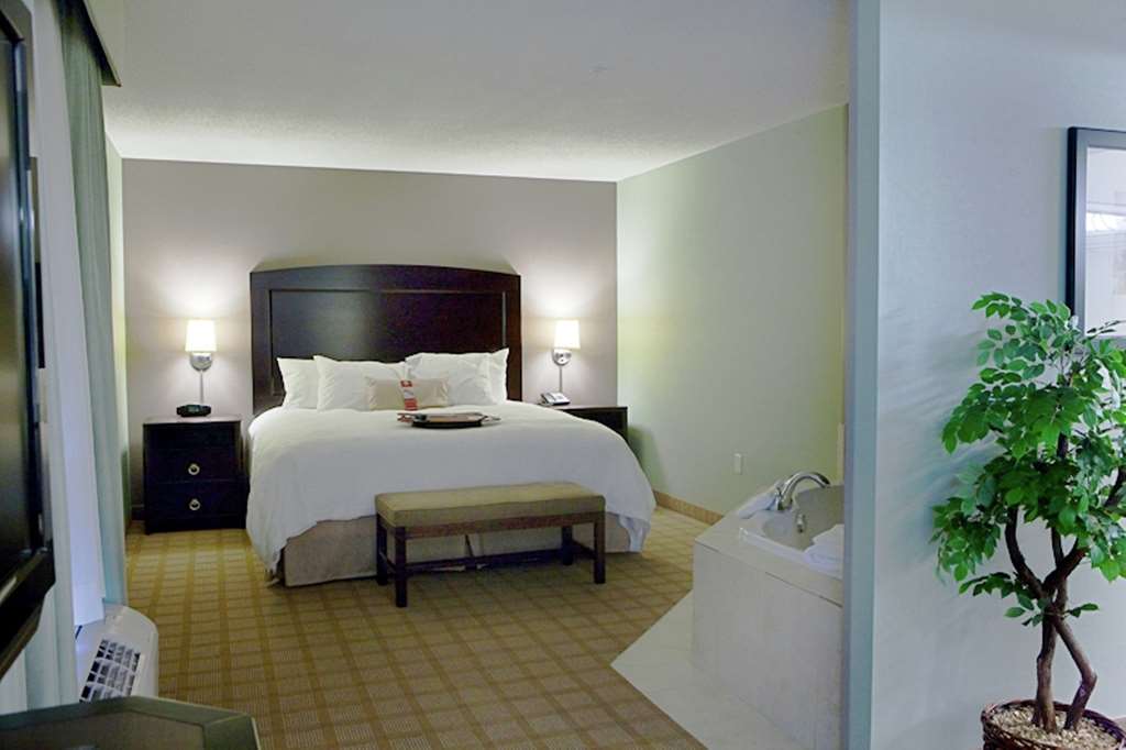 Guest room bath