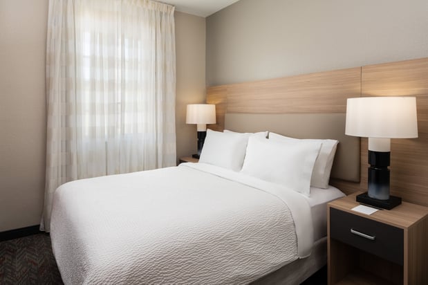 Images Candlewood Suites Miami - Doral by IHG