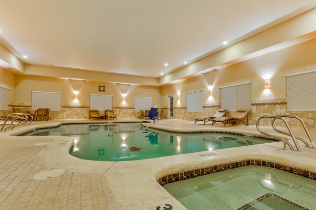 Images Holiday Inn Express & Suites Alpine Southeast by IHG