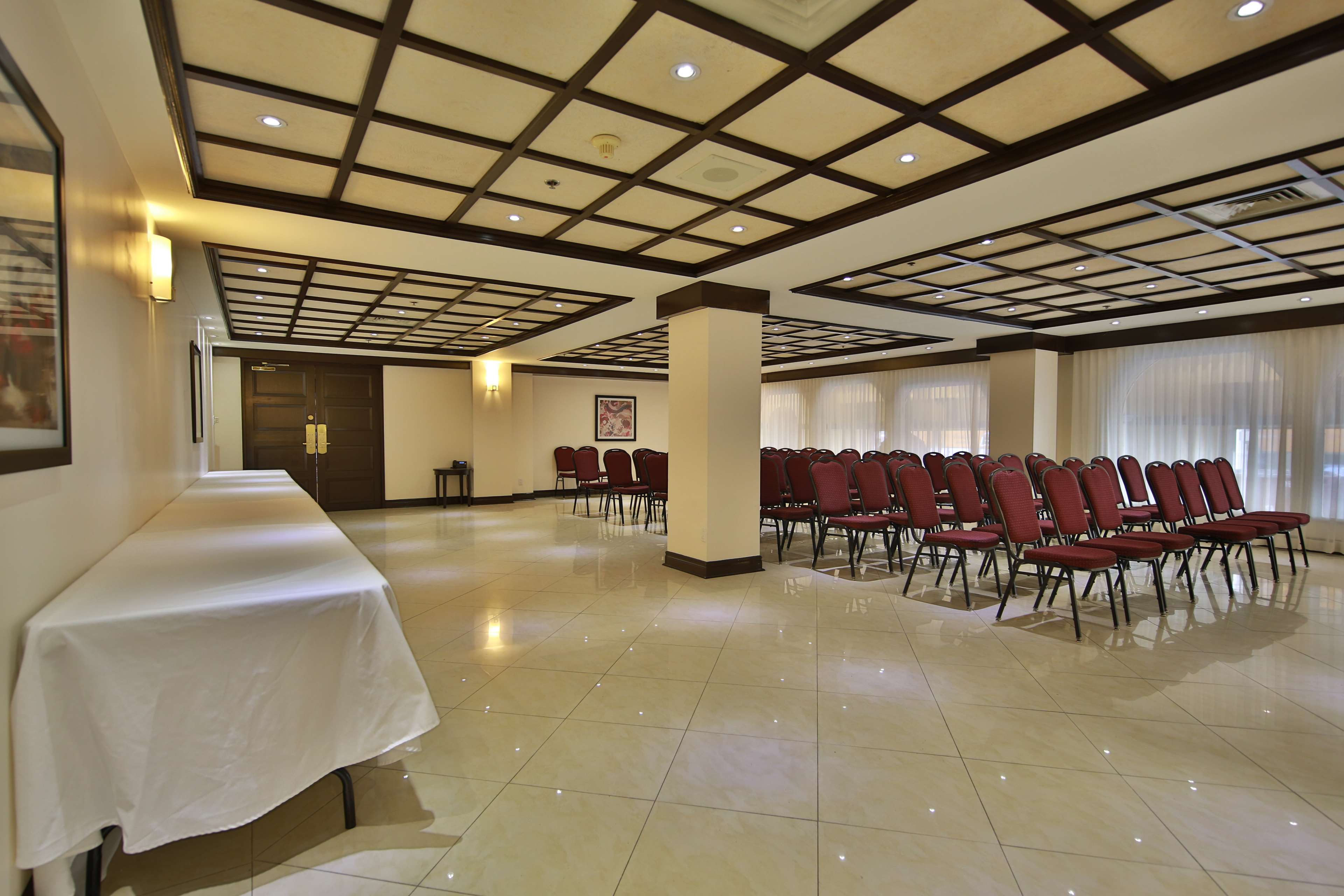 Incognita Hall Best Western Plus Montreal Downtown-Hotel Europa Montreal (514)866-6492