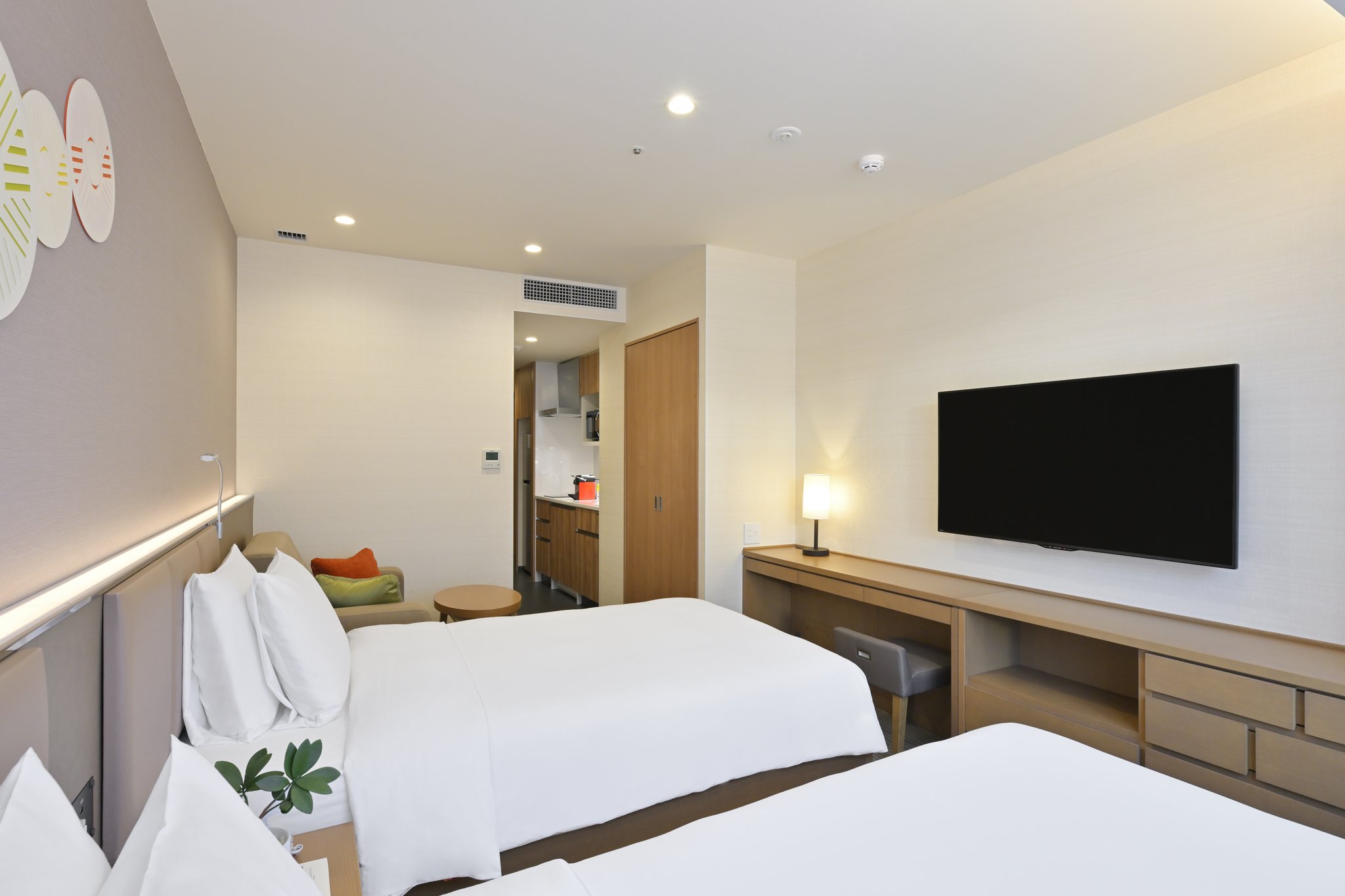 Images Holiday Inn & Suites Shin Osaka by IHG